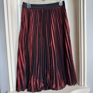 Simply Vera Wang Red and Black Shimmer Pleated Midi Skirt Size Small